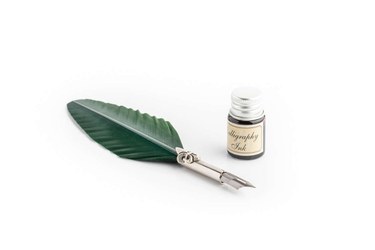 PIU68 Writing set with medium coloured feather pen, lily decorated ferrule & black ink