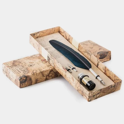 PIU89 – Writing set with large feather pen, metal lily tip and black ink
