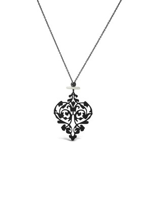 Sucree Black Necklace.
