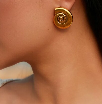 Shell Earing- Gold