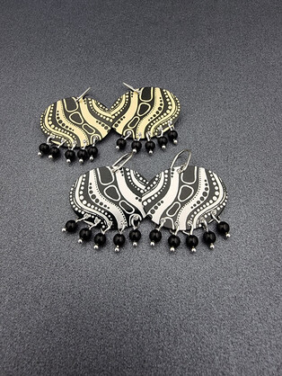 ANOTHER WATERWAY – oval onyx earrings