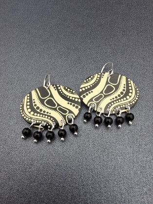 ANOTHER WATERWAY – oval onyx earrings