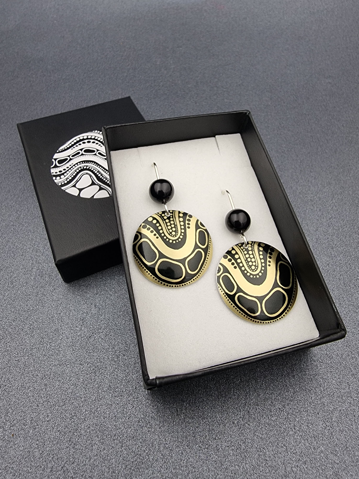 ANOTHER WATERWAY – round onyx drops