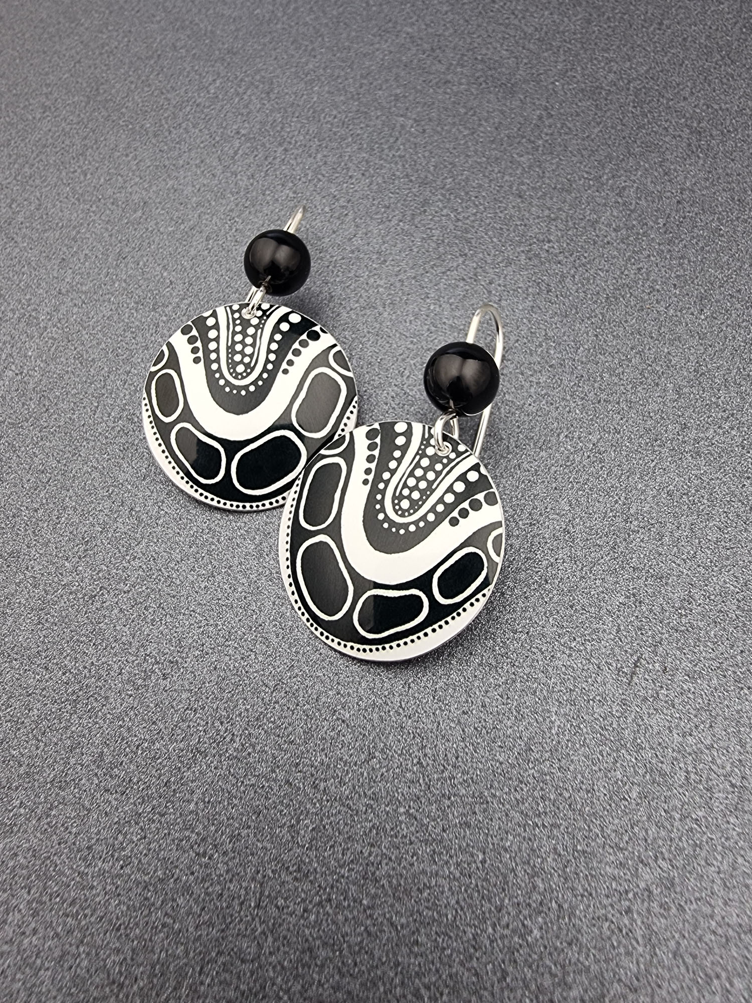 ANOTHER WATERWAY – round onyx drops