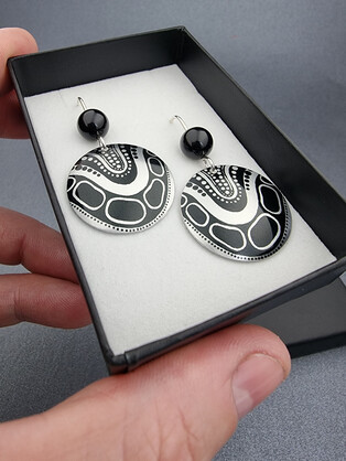 ANOTHER WATERWAY – round onyx drops