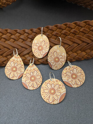 COMMUNITY SPIRIT – small shape earrings
