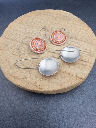 SUNSET MEETING – domed earrings