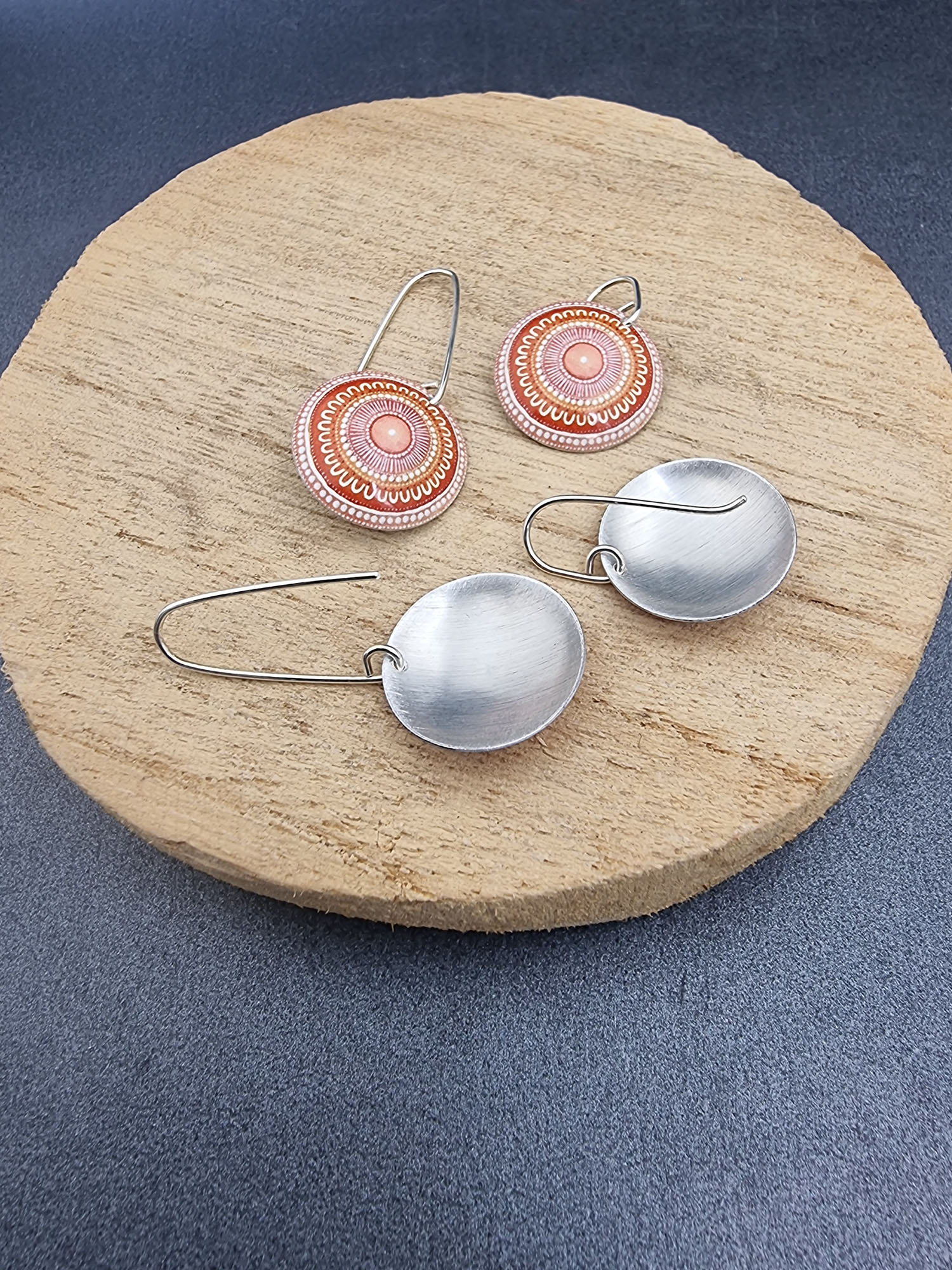 SUNSET MEETING – domed earrings