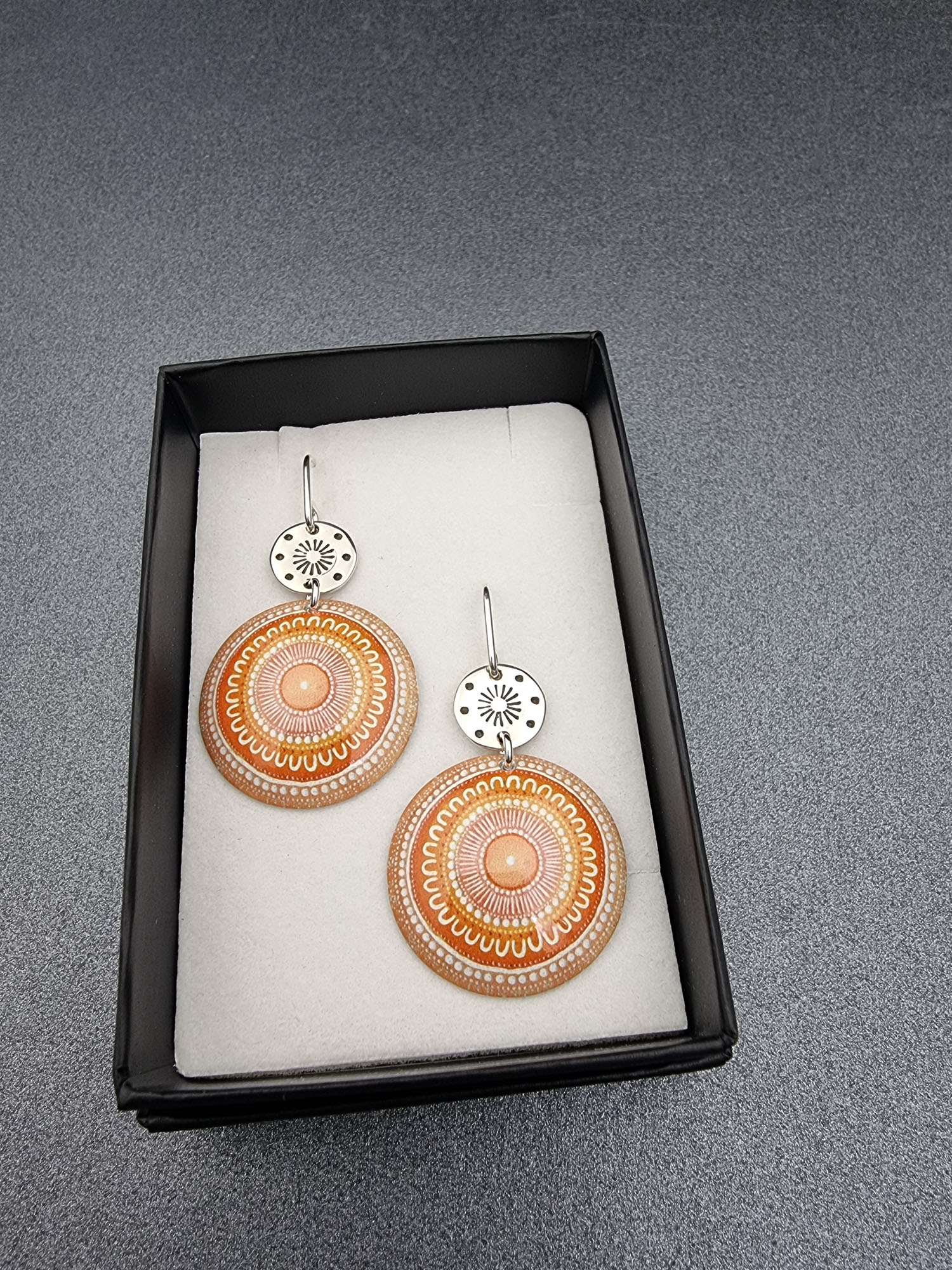 SUNSET MEETING – silver dotty earrings