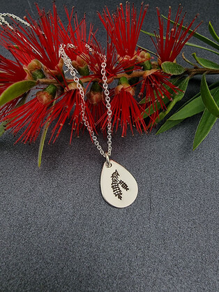 AUSSIE BUSH – Bottle Brush necklace