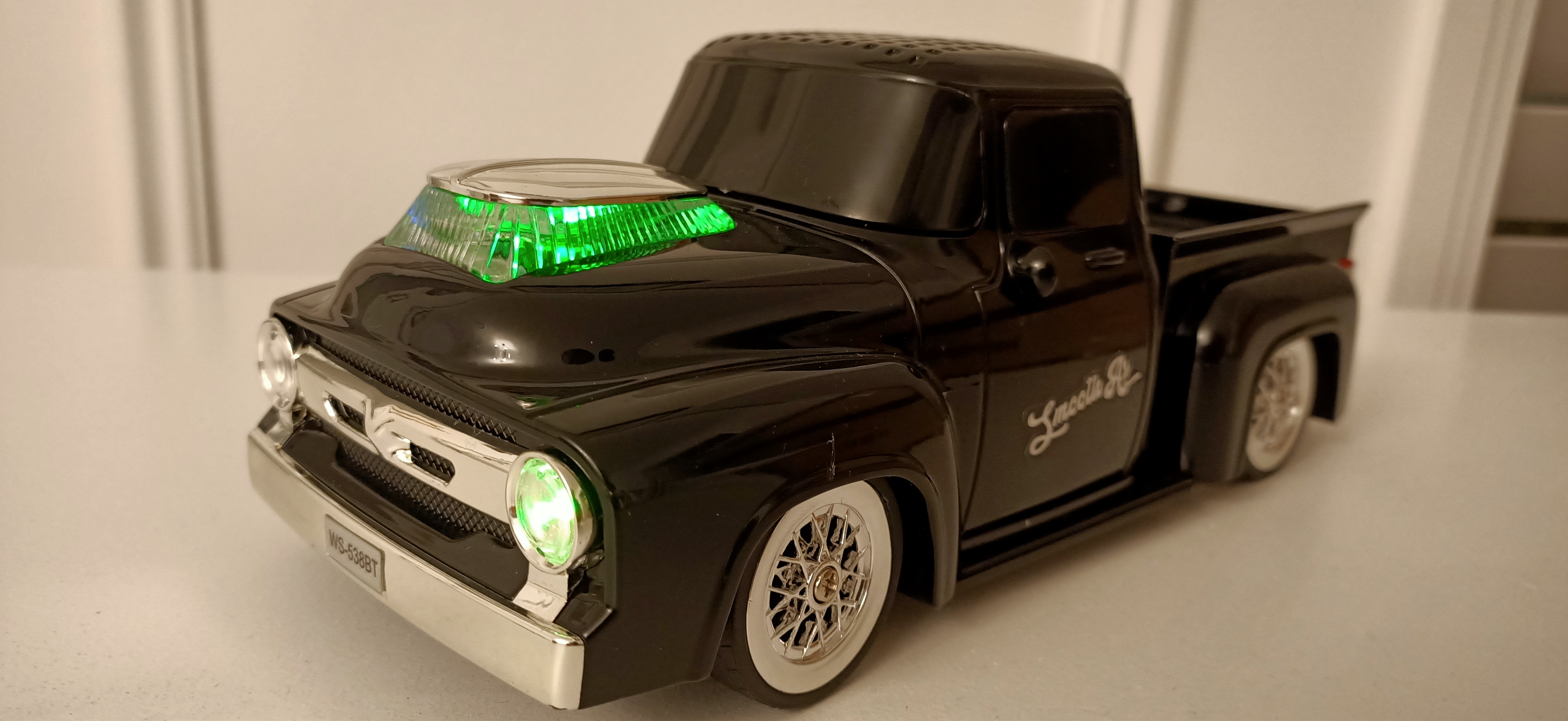 FORD 100 BLUETOOTH SPEAKERS IN BLUE