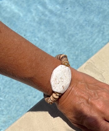 MEADOW BRACELET - HOWLITE