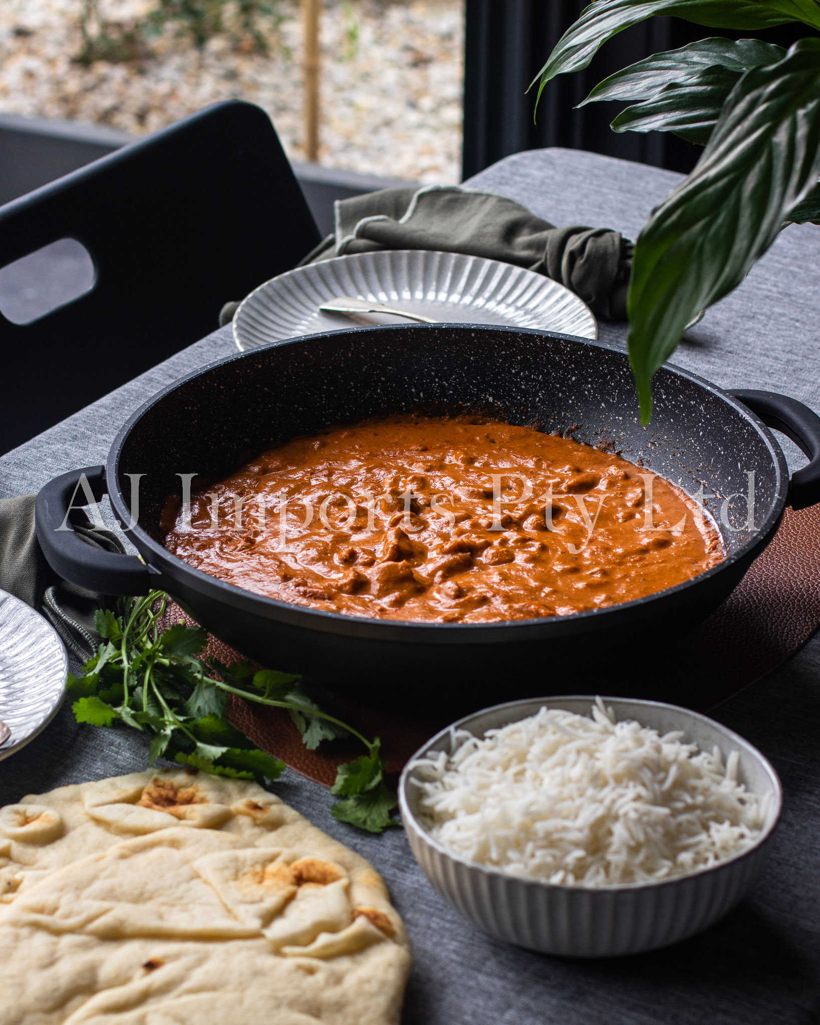 Florence Cookware Non-Stick Black Wok 32cm 5L with Marble Interior and Glass Lid.