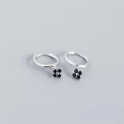Flower Noir Huggie - Silver