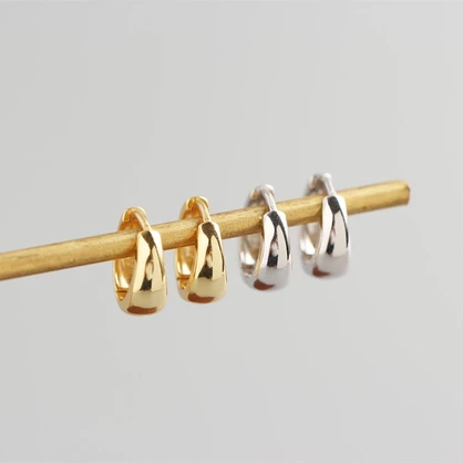 Tapered Chunky Mini Huggie - Gold