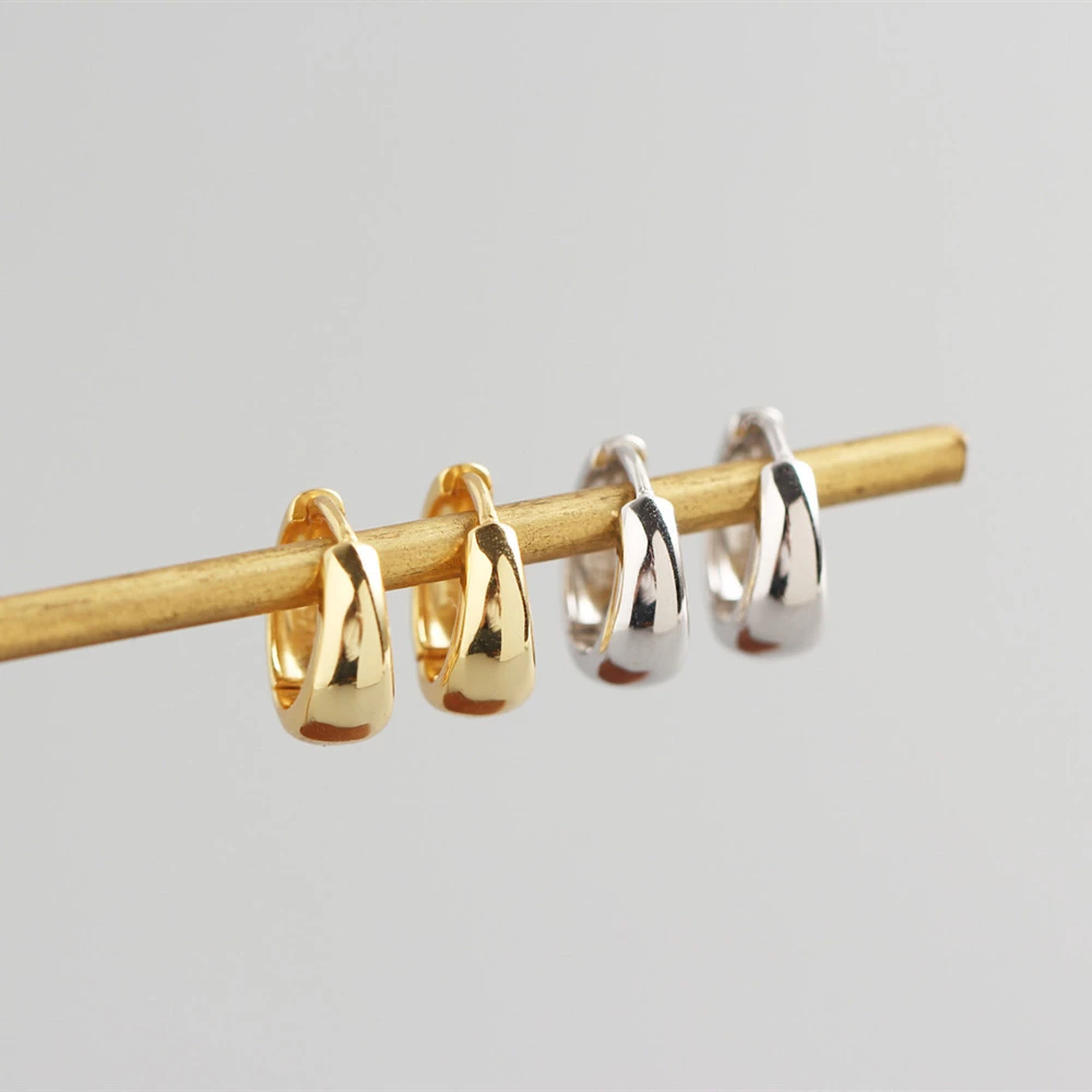 Tapered Chunky Mini Huggie - Gold