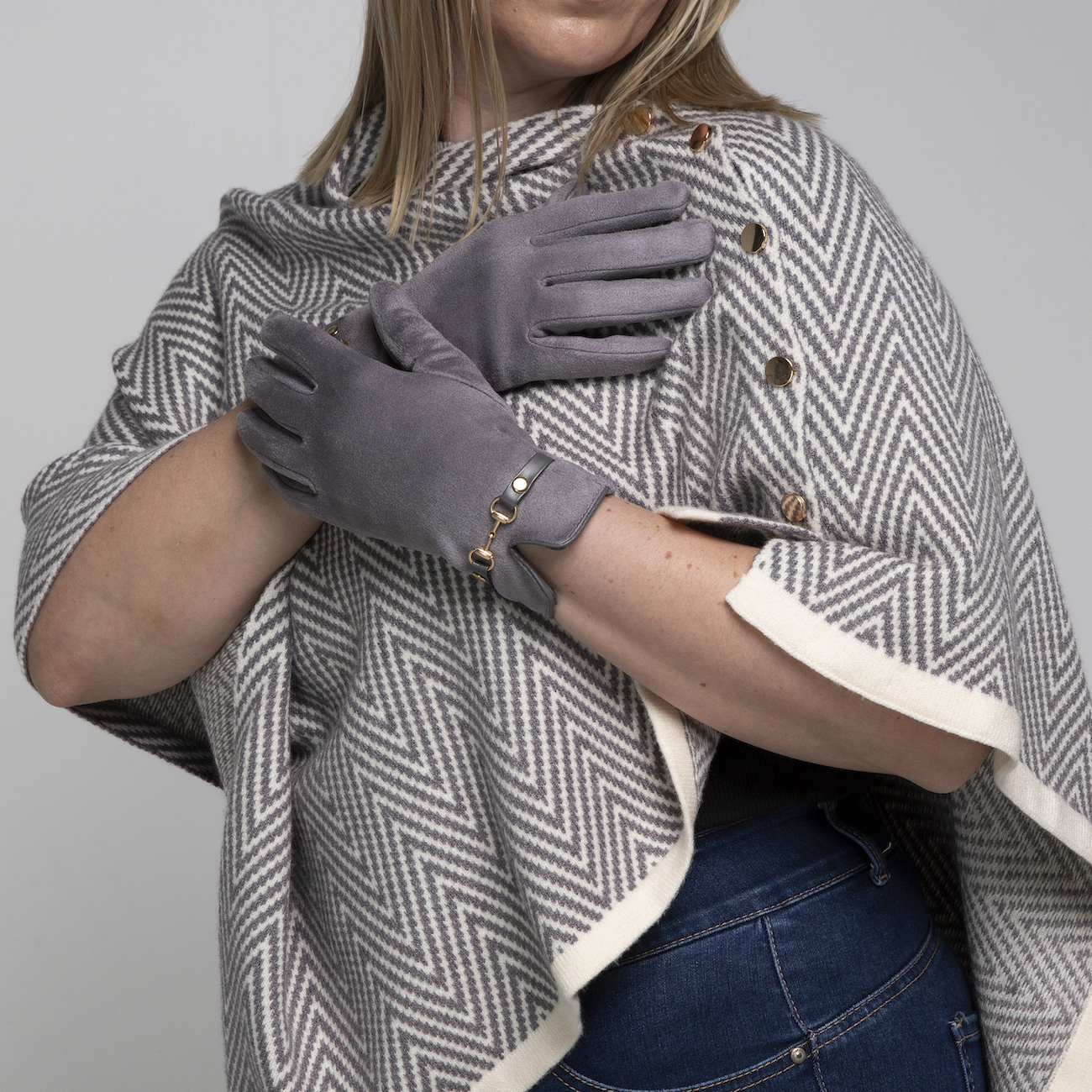 THSP2023: Black: Herringbone w Button Poncho