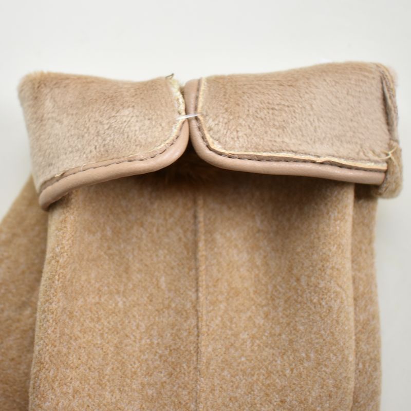 THSG1042: Grey: Three Buttons Gloves