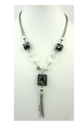 Elegant Necklace With Marble Patterned Stones