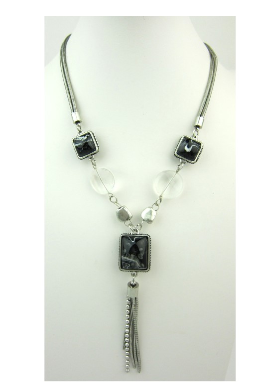Elegant Necklace With Marble Patterned Stones