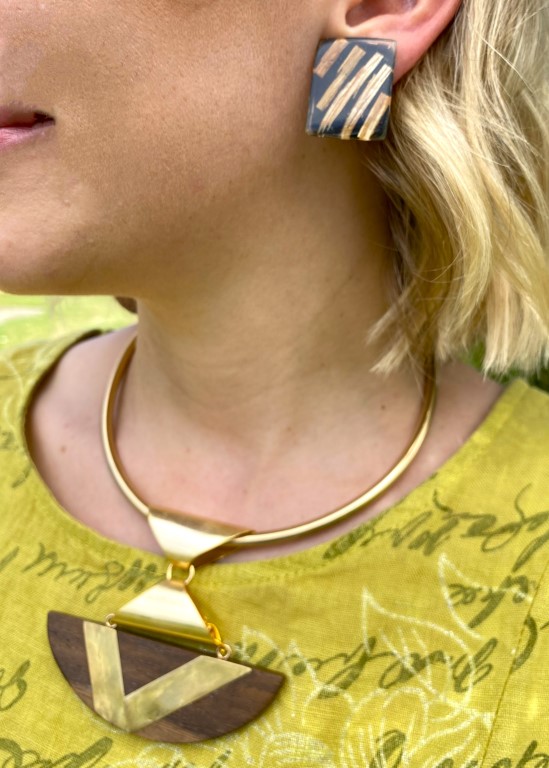 Elegant Designer Gold Necklace With Pendant