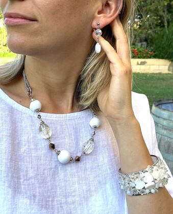 Elegant Beaded Necklace With Silver Plated Chain