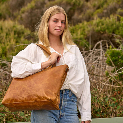 Large Vintage Brown Full-Grain Leather Tote Bag – Classic Everyday Carryall