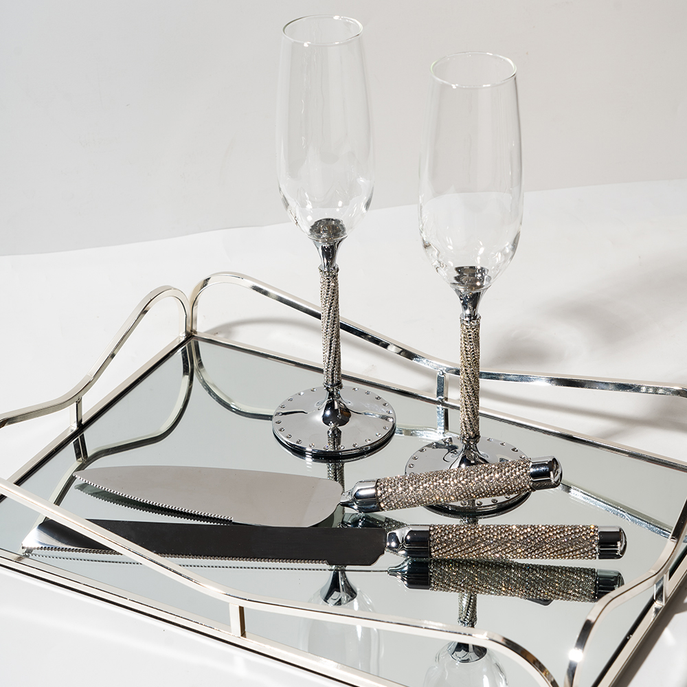 PREMIUM CHAMPAGNE FLUTES & CAKE SET- DIAMOND