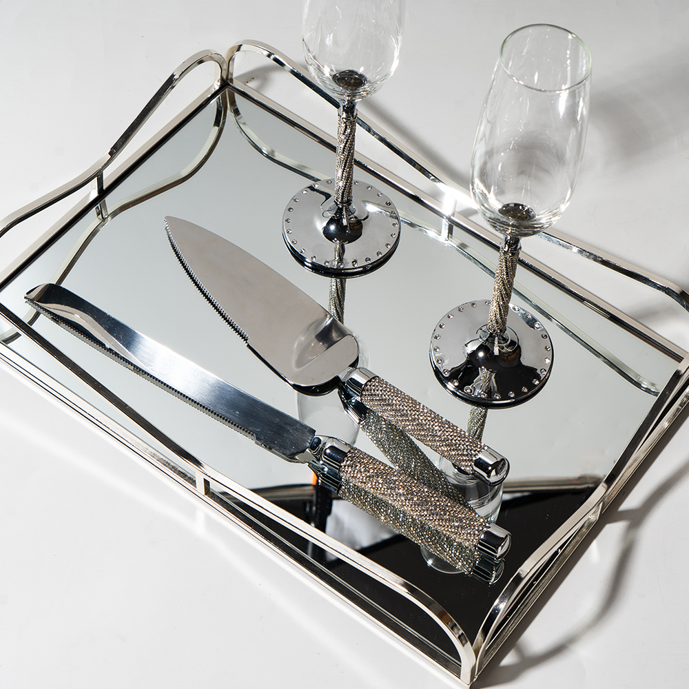 PREMIUM CHAMPAGNE FLUTES & CAKE SET- DIAMOND