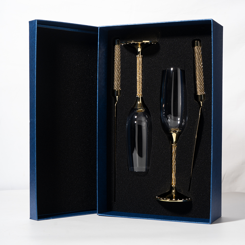 PREMIUM CHAMPAGNE FLUTES & CAKE SET GOLD- DIAMOND