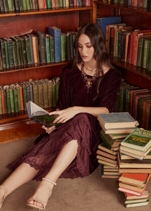 Evangeline lace dress. Bordeaux