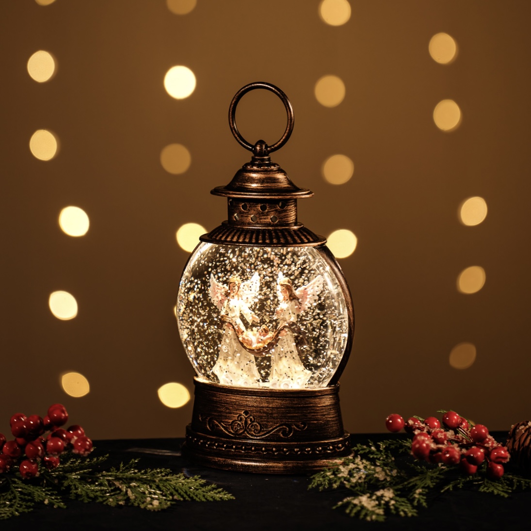 Snowing Globe Lantern / Angle