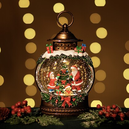 Snowing Gift Globe w/ Santa
