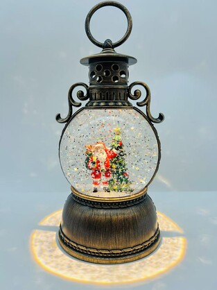 Snowing Oil Lantern / Santa