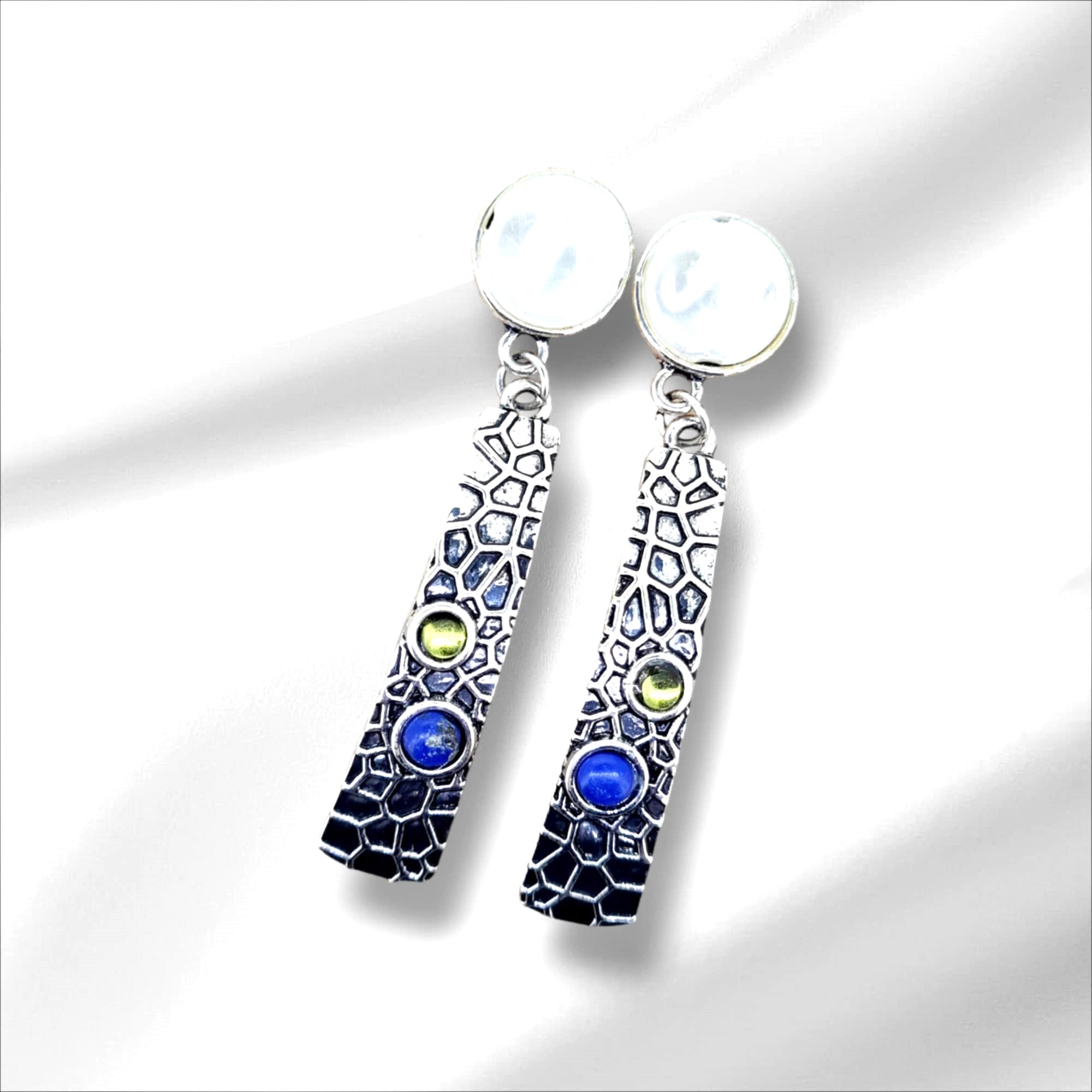 Wholesale Our exquisite exotic metal dangle stud earrings with a