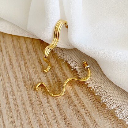 Wave Earrings | Gold