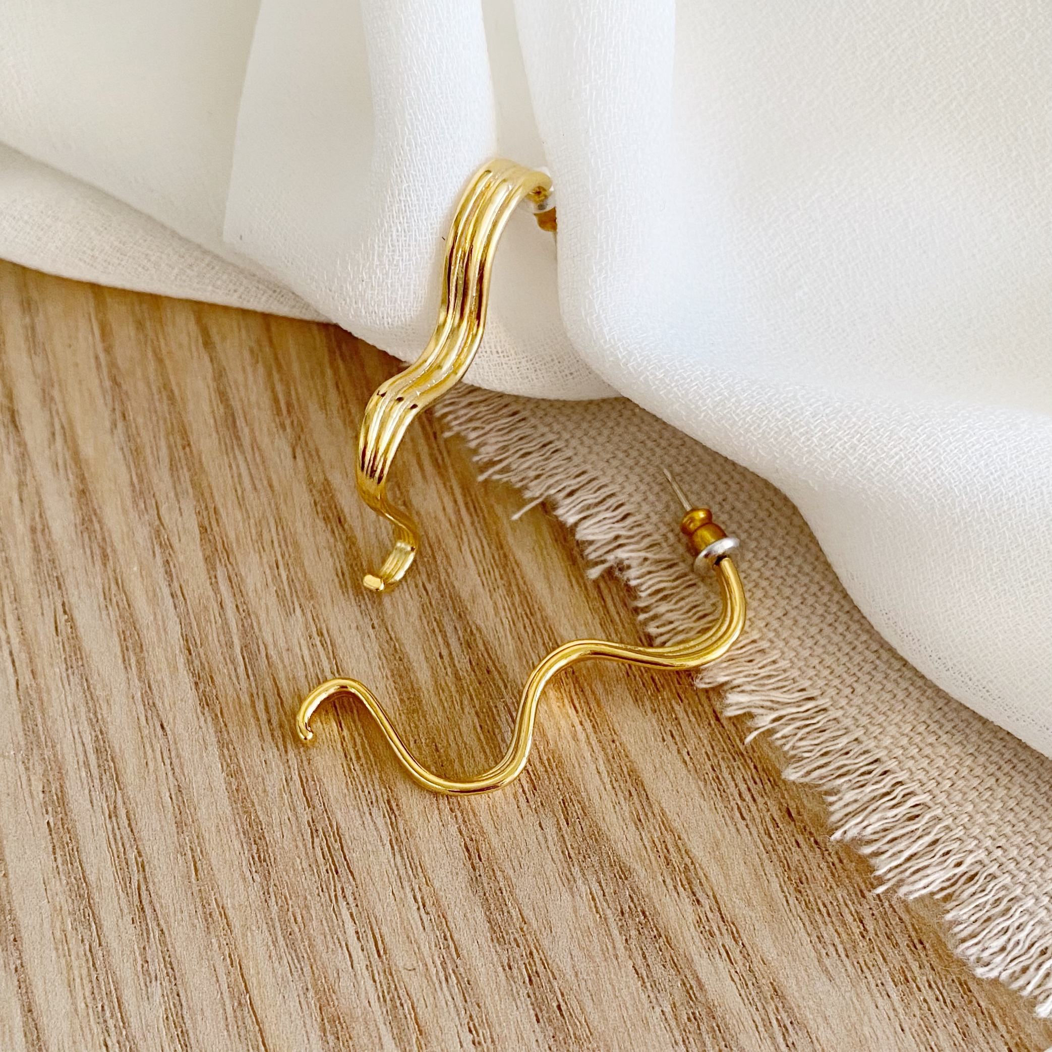 Wave Earrings | Gold