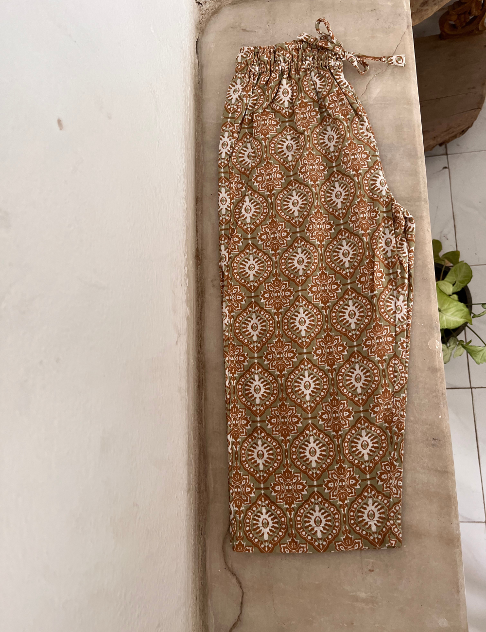 Vagar Straight Legged Pants I Retro Funk