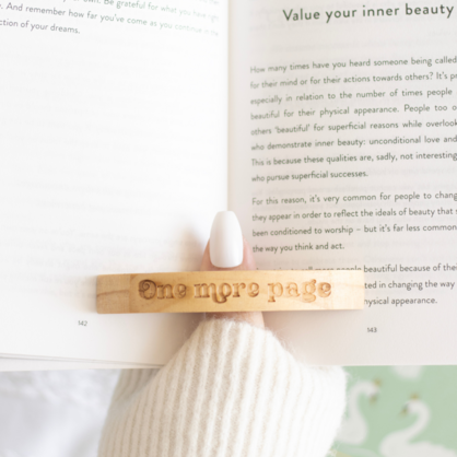 Book Worm Thumb Page Holder