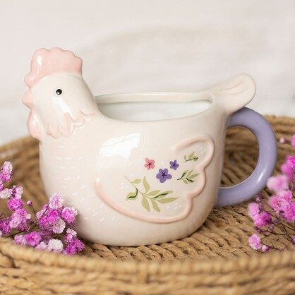 Hen shaped coffee mug