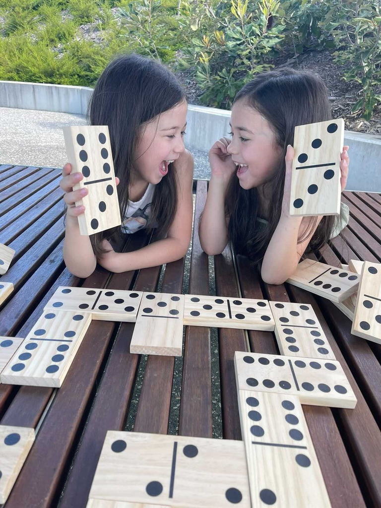 Dominoes Giant (15cm)