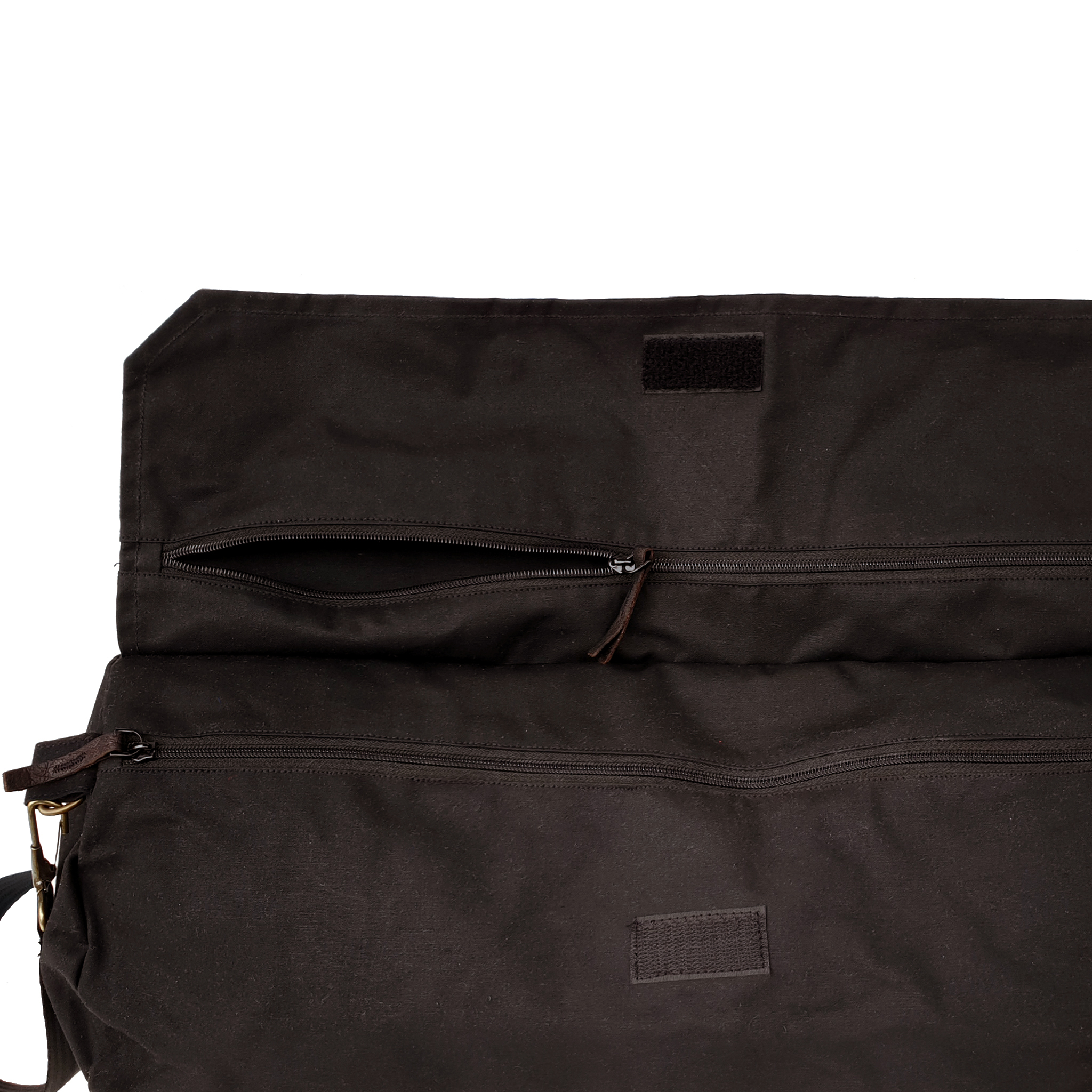 9L04 - Oilskin Jacket Bag