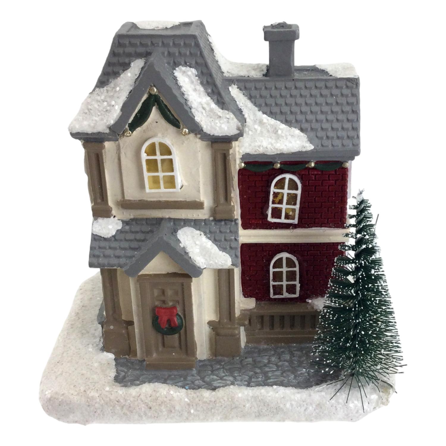 RXB015   CREAM HOUSE WITH TREE & WREATH