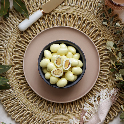 120g White Chocolate Almonds