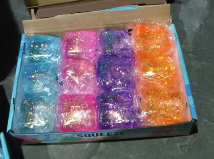 GLITTER SQUEEZE SUGAR CUBE (4 ASSTD) – 5CM