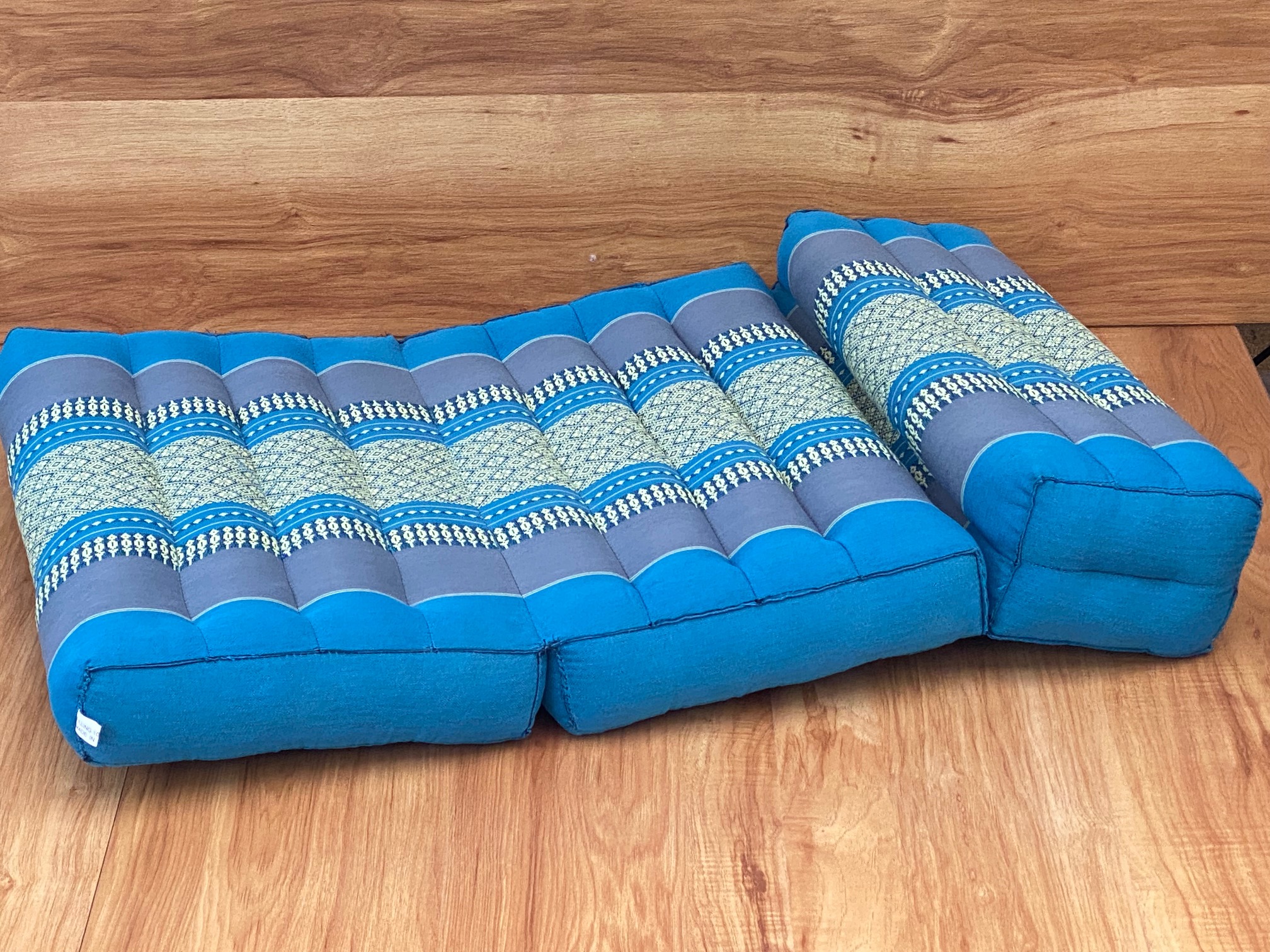 Double folded mediation cushion seat