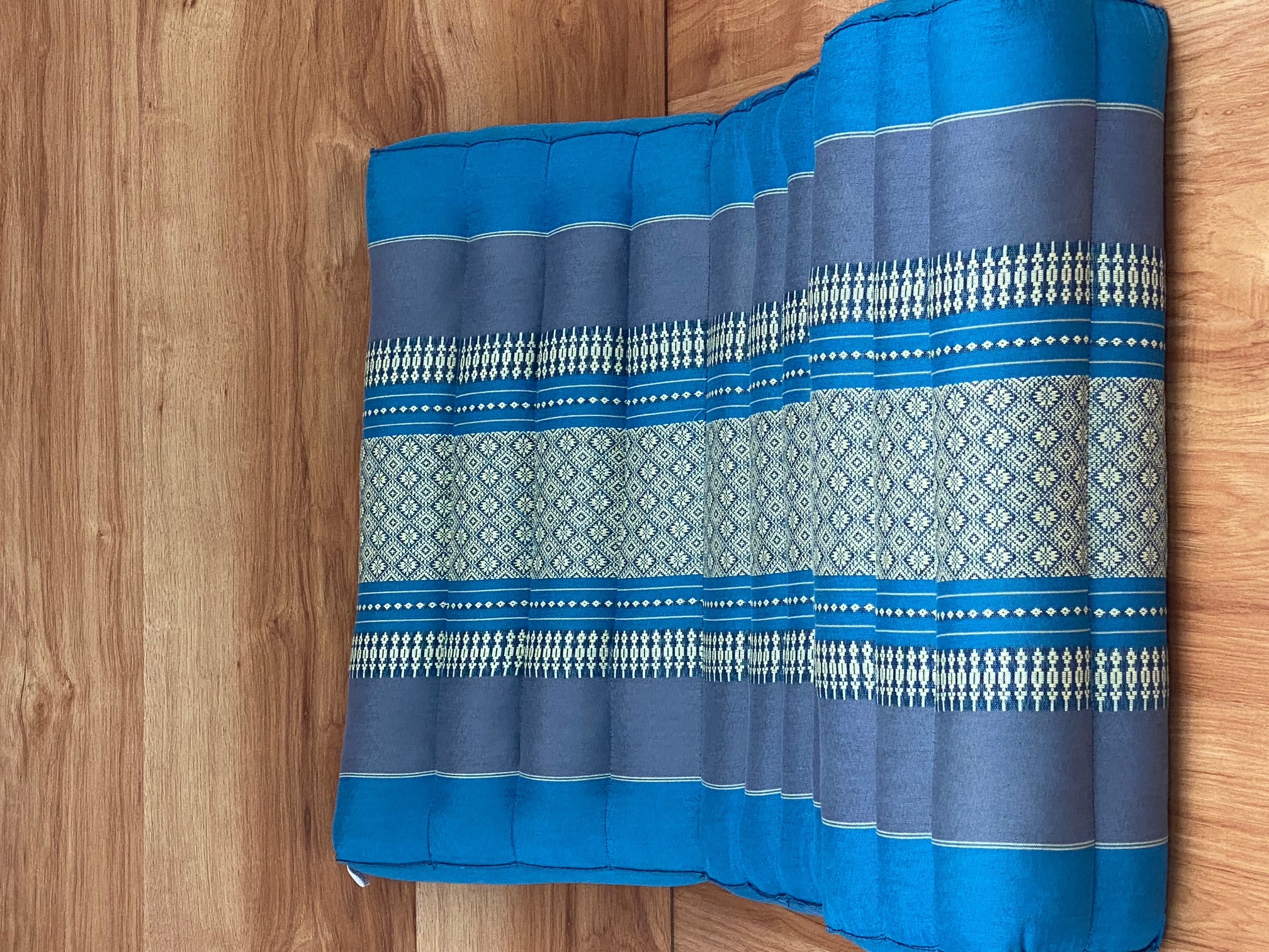 Double folded mediation cushion seat