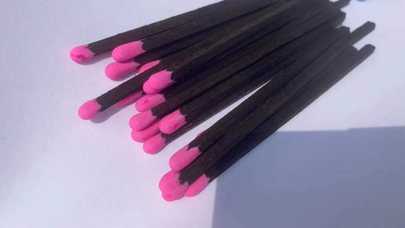 Wholesale Artico Candle Matches Black/Pink Fieldfolio
