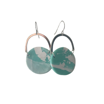 Tasmanian ocean dangles