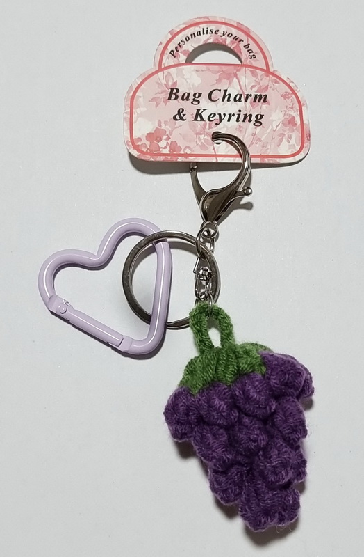 CHARM006 GRAPES : Grapes bag charm / keyring